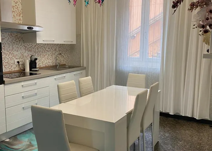 Lolla Aeroporto * 제노바